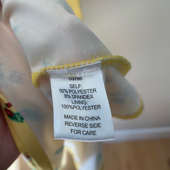 Alexia Admor Oakless Flutter Sleeve Fit & Flare Yellow Floral Dress Size Medium - Picture 6 of 13